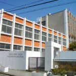 女子学院中学校・高等学校の校舎