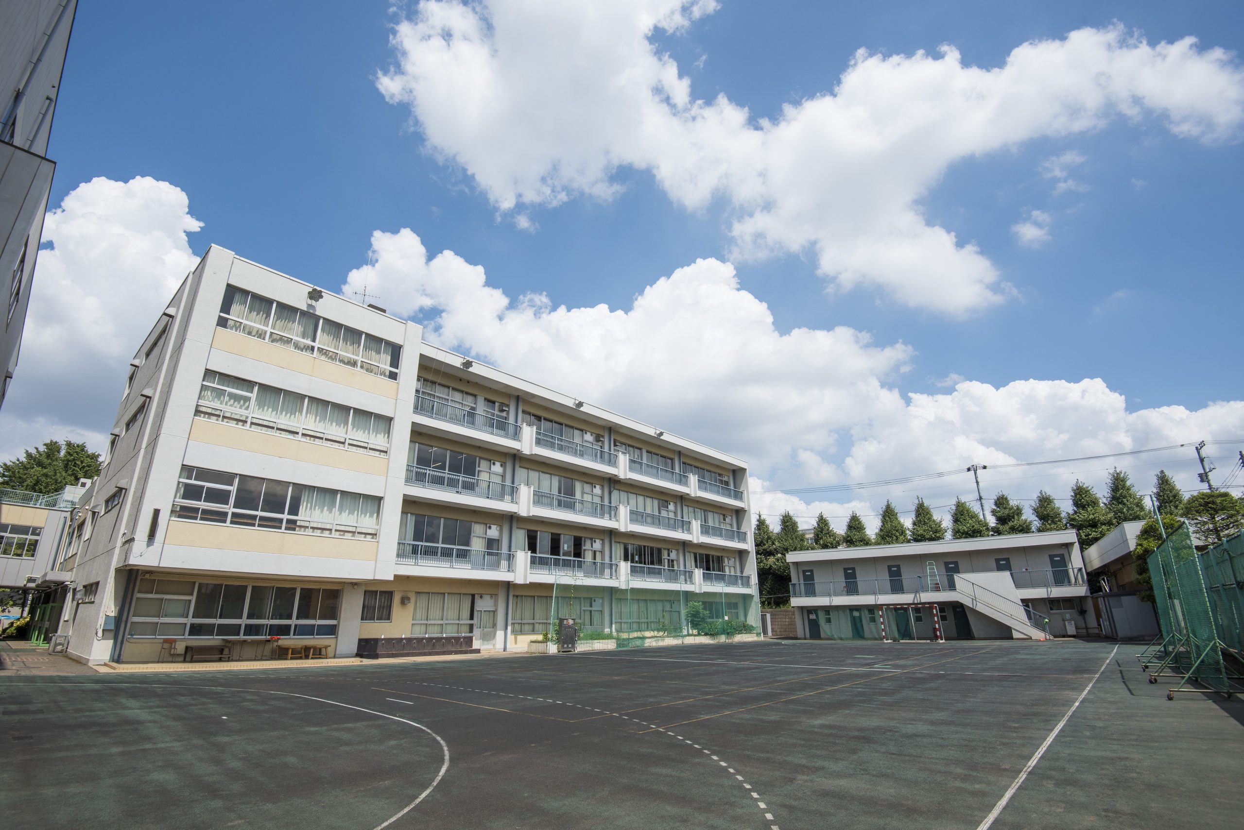 城北中学校・高等学校の校舎