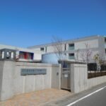 岐阜聖徳学園大学附属中学校の校舎